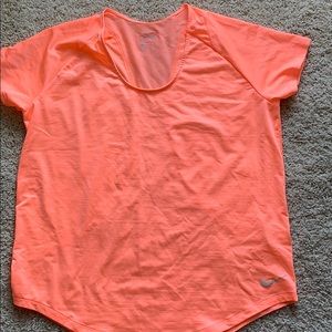 Nike Dri-fit shirt EUC . Worn a couple of times